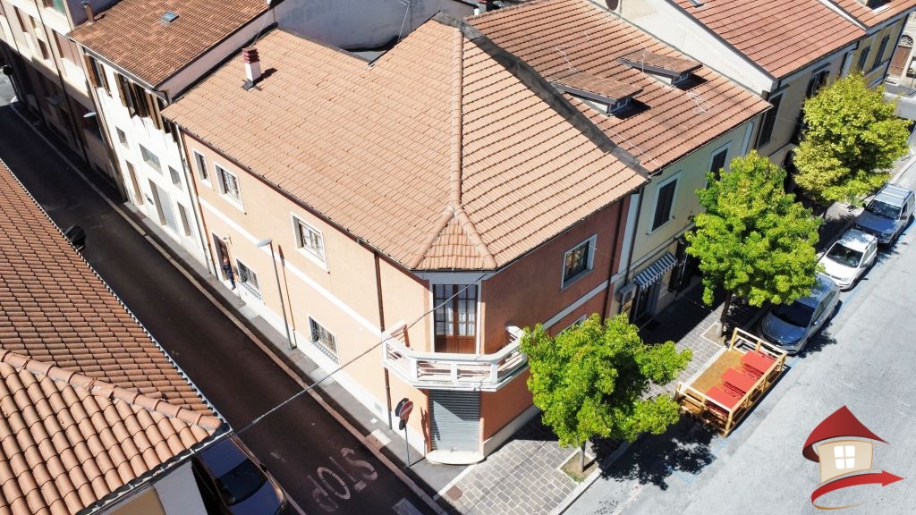 Clicca per ingrandire la foto